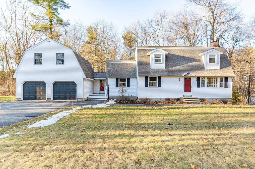 14 Londonderry Road Windham NH 03087
