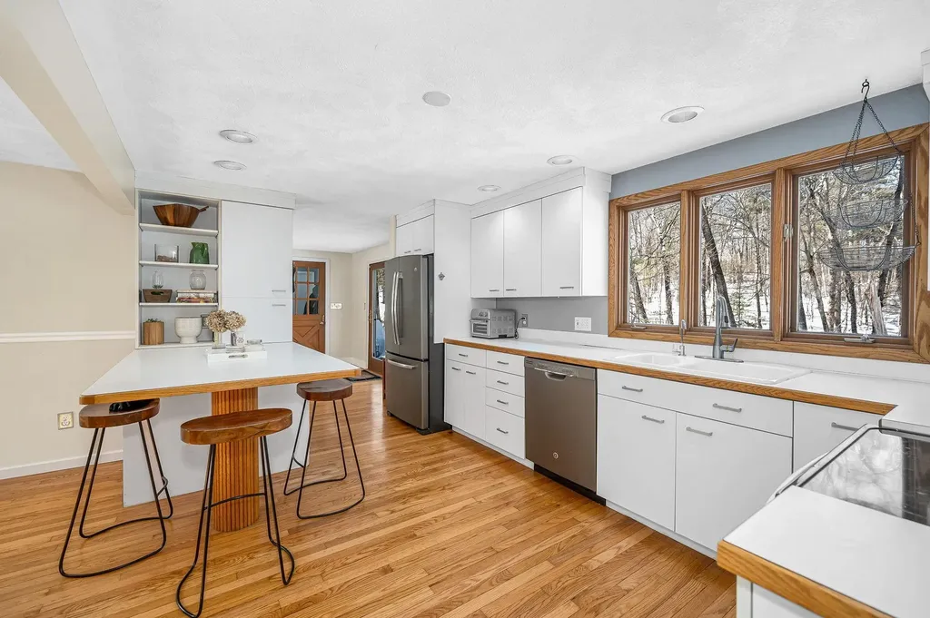 14 Londonderry Road Windham NH 03087