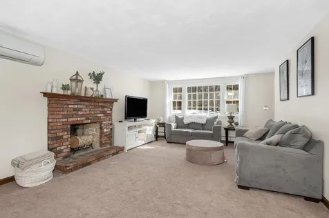 14 Londonderry Road Windham NH 03087