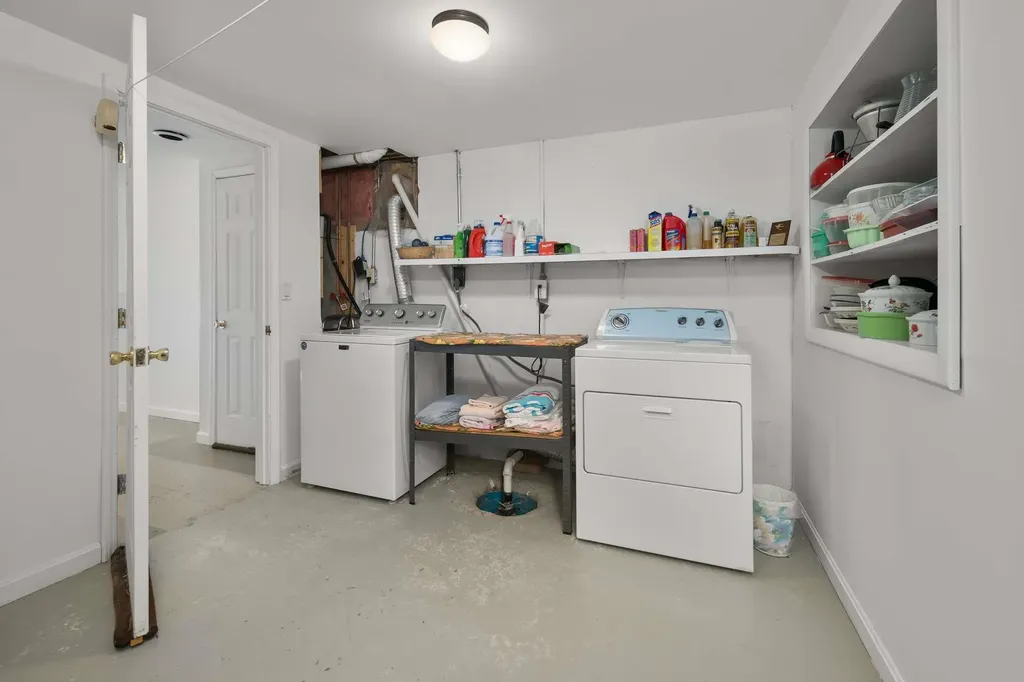 8 Jeremiah Lane York ME 03909