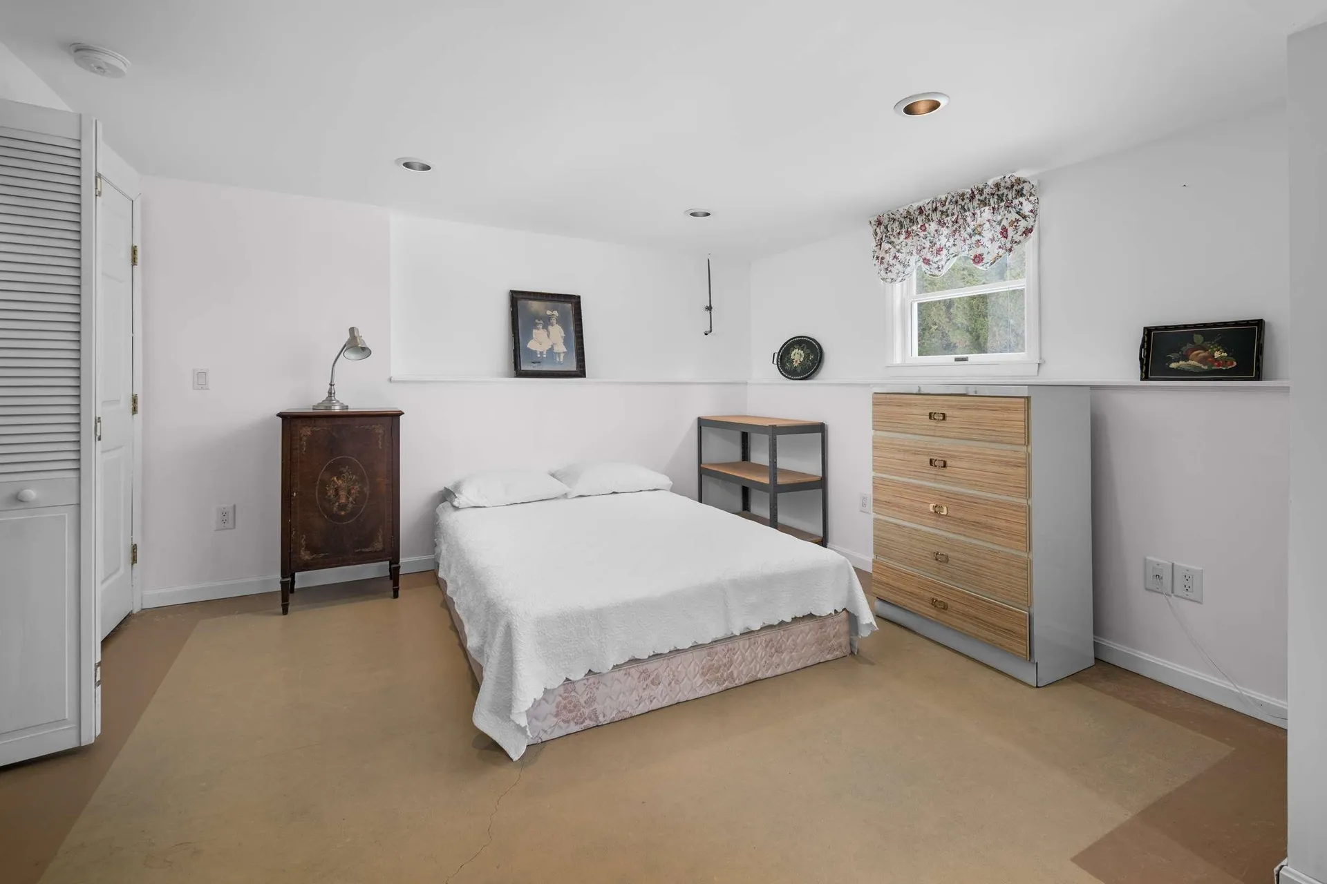 8 Jeremiah Lane York ME 03909