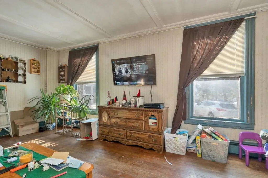 1073 Union Avenue Laconia NH 03246