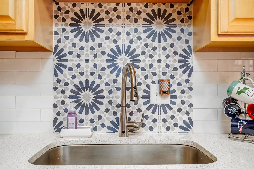 41 Shadowbrook Drive Hudson NH 03051