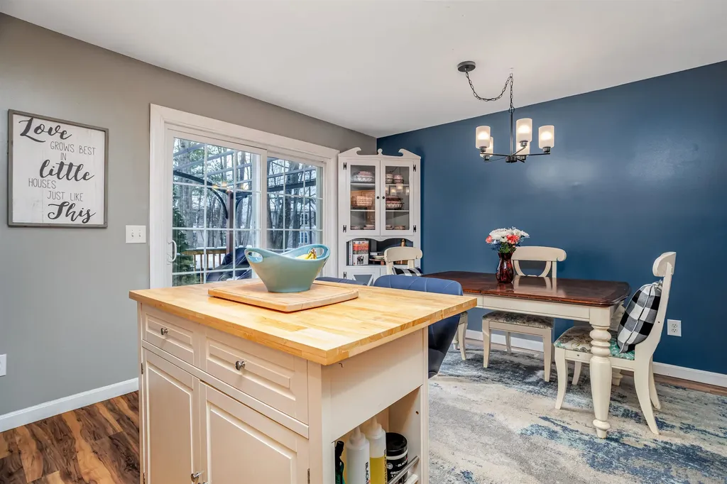 41 Shadowbrook Drive Hudson NH 03051