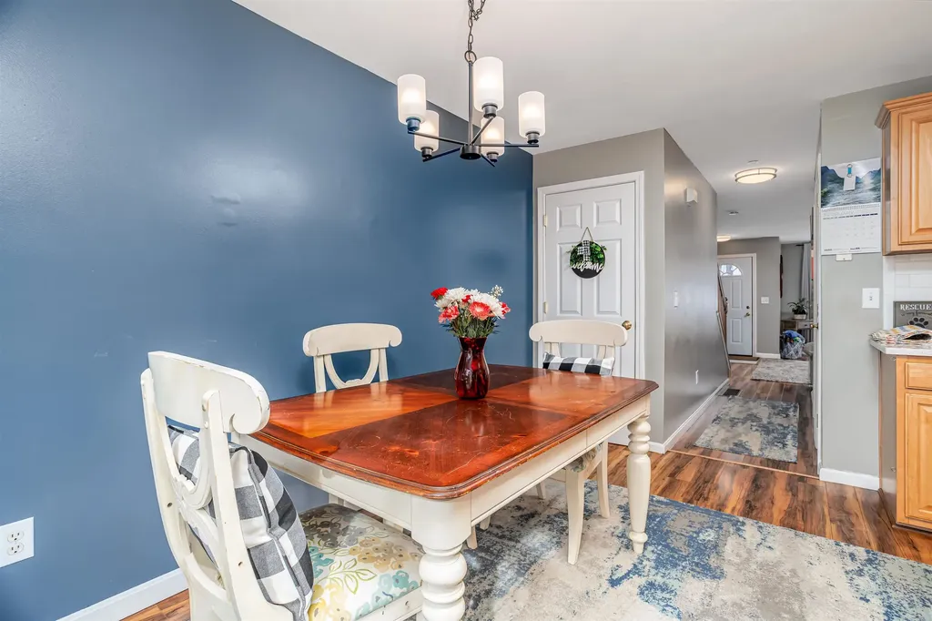 41 Shadowbrook Drive Hudson NH 03051