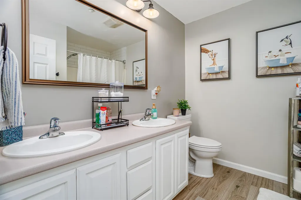 41 Shadowbrook Drive Hudson NH 03051