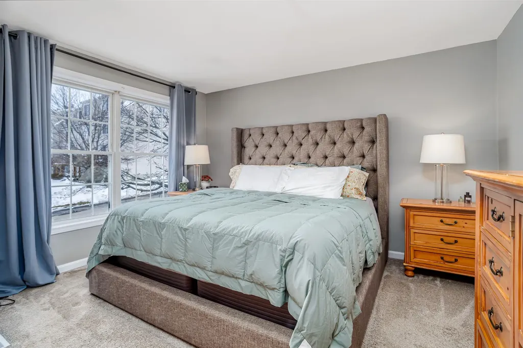 41 Shadowbrook Drive Hudson NH 03051