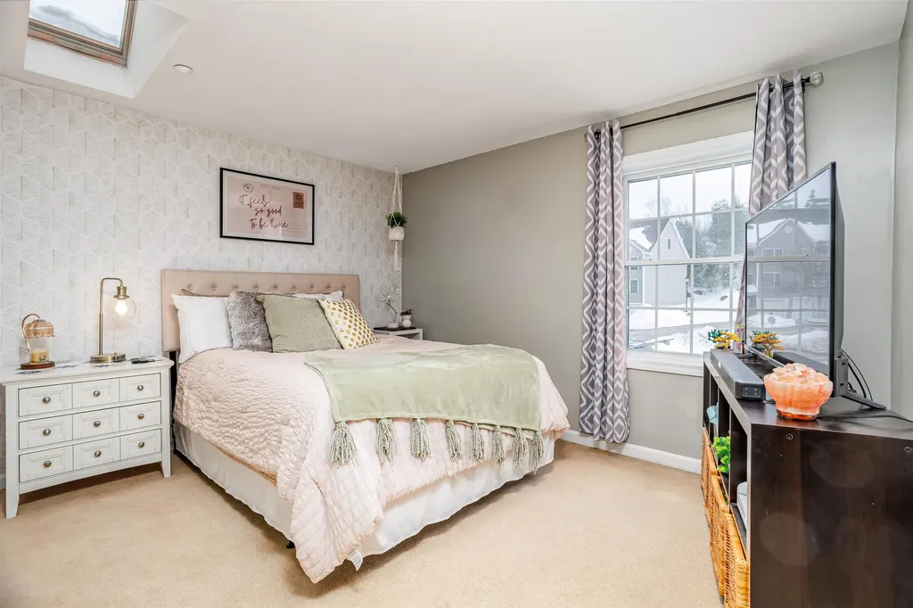 41 Shadowbrook Drive Hudson NH 03051