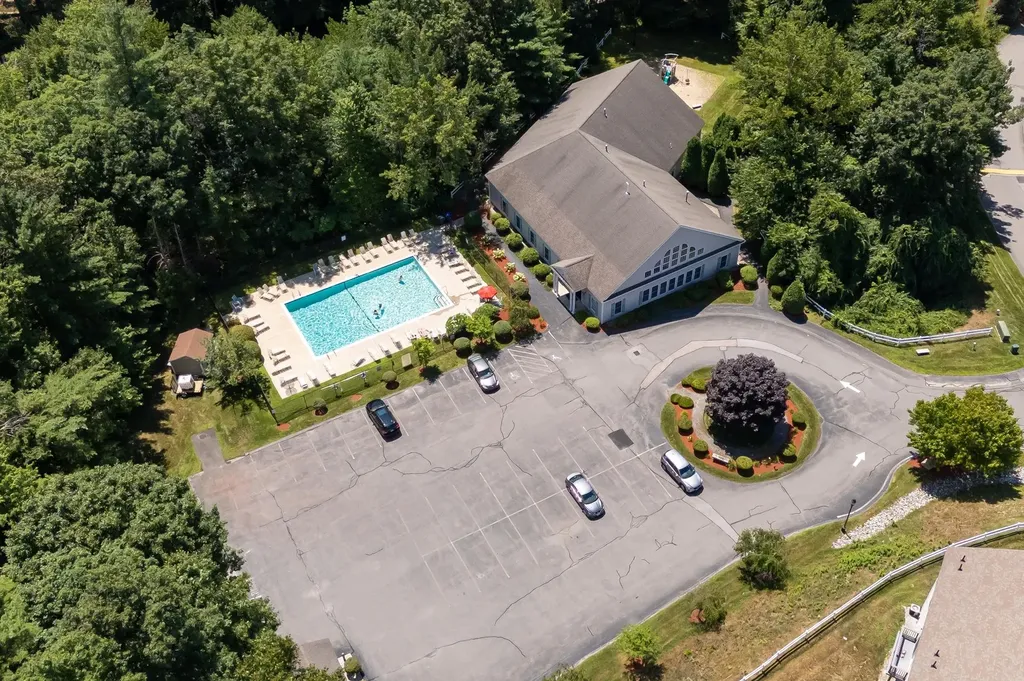 41 Shadowbrook Drive Hudson NH 03051