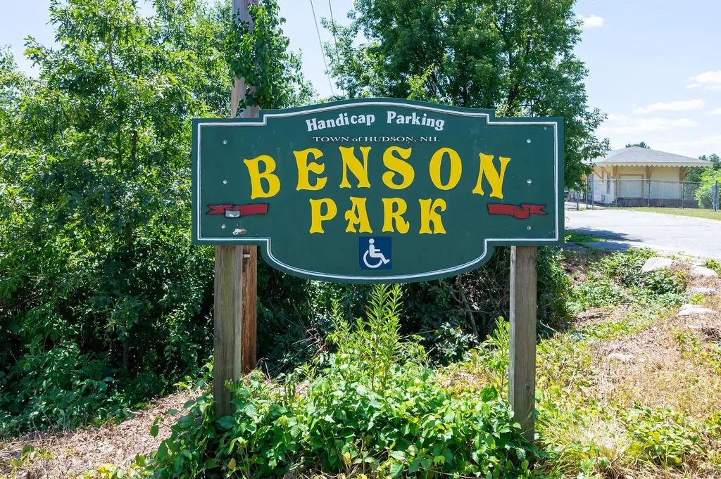 41 Shadowbrook Drive Hudson NH 03051