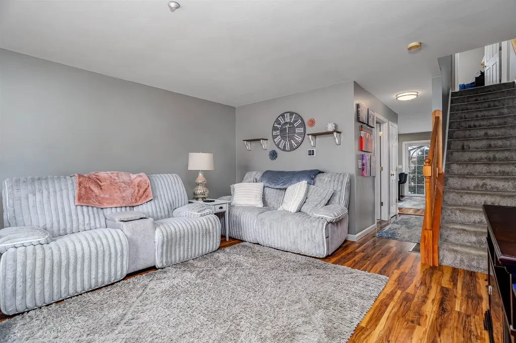 41 Shadowbrook Drive Hudson NH 03051