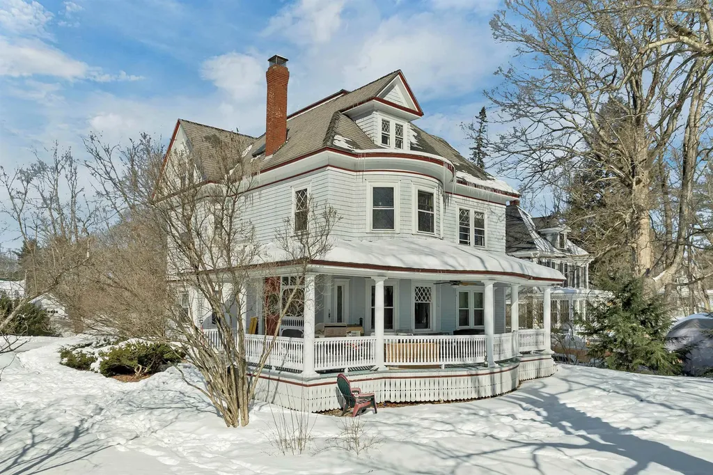 69 Cheney Street Franklin NH 03235