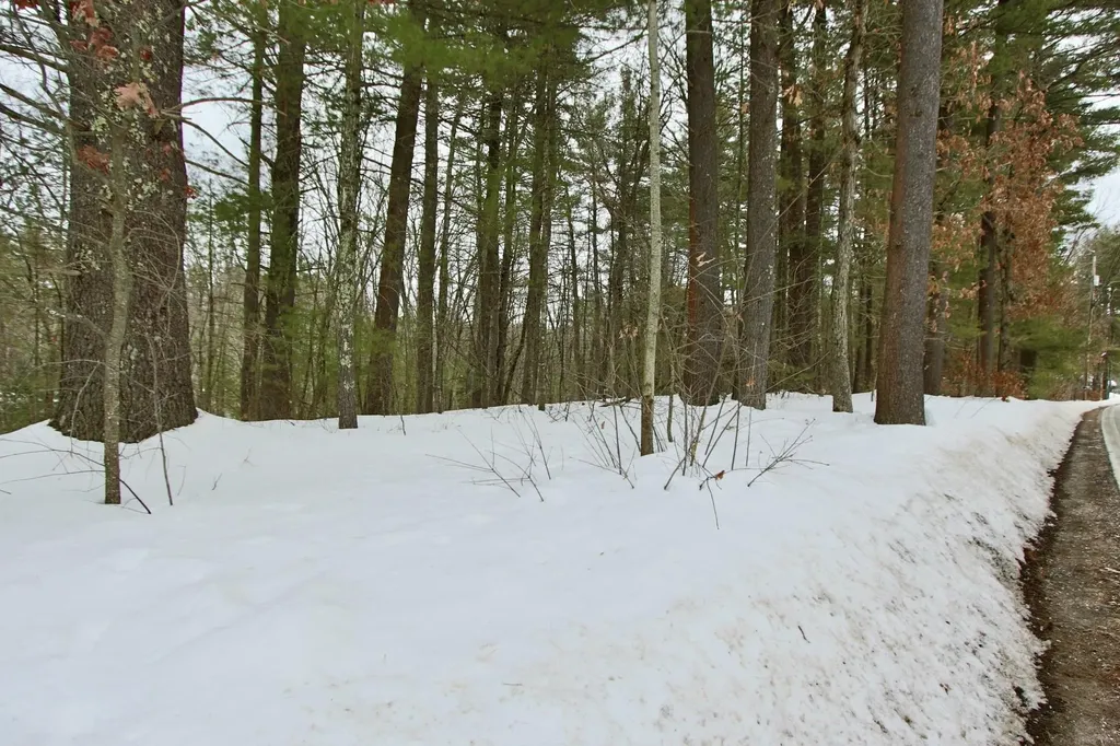 101 Page Road Litchfield NH 03052