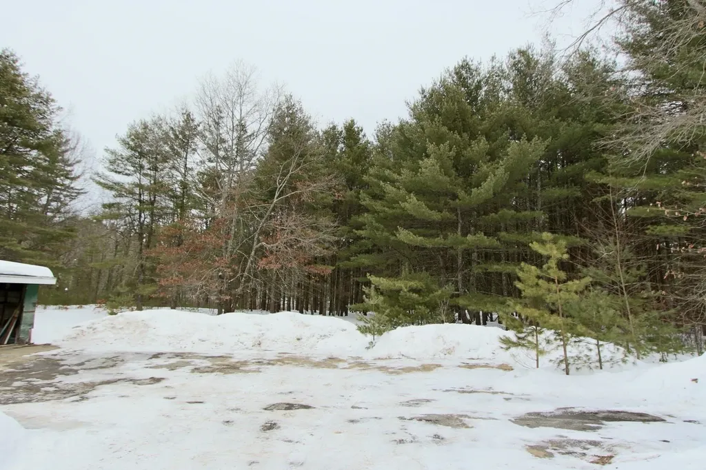 101 Page Road Litchfield NH 03052