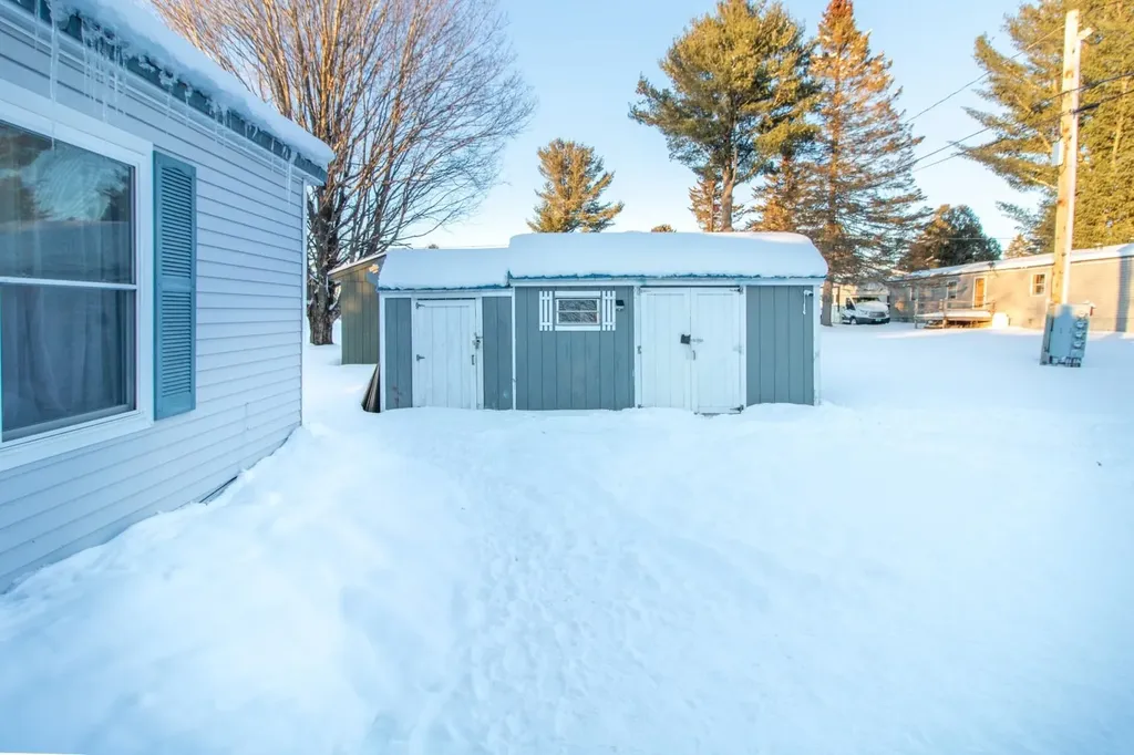 2477 Us Route 5 Derby VT 05829