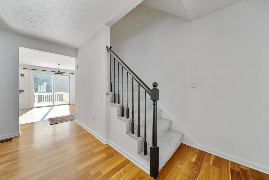 20 Larson Drive Hampstead NH 03841