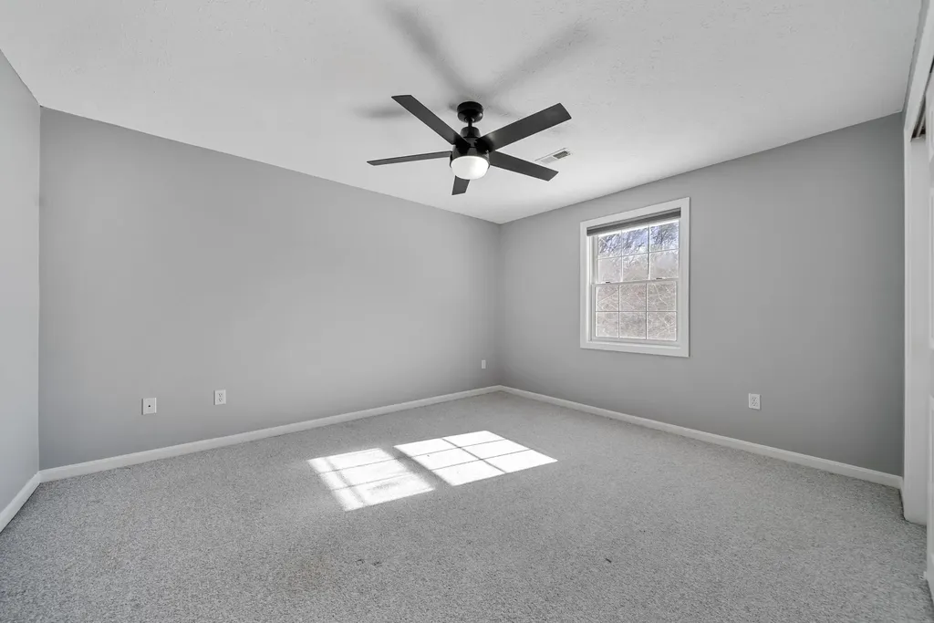 20 Larson Drive Hampstead NH 03841