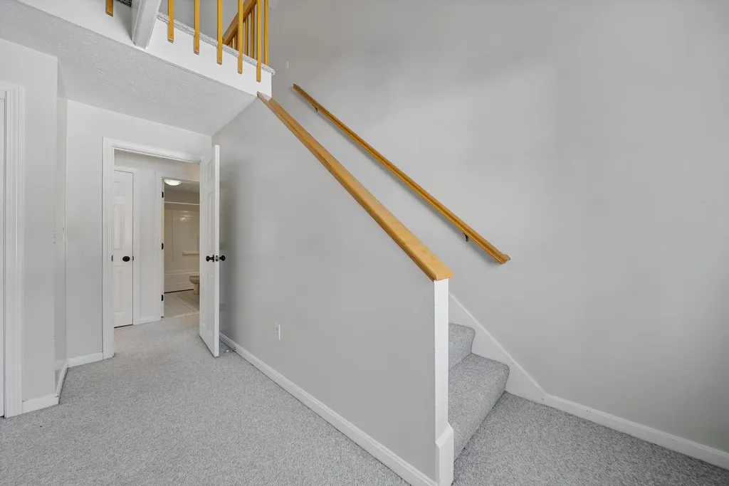 20 Larson Drive Hampstead NH 03841