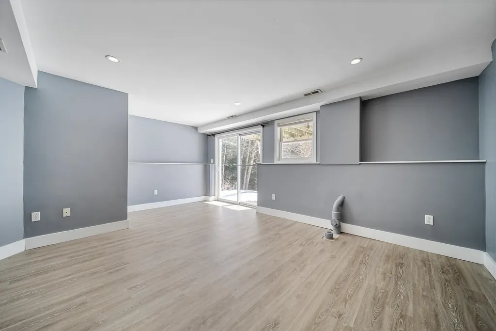 20 Larson Drive Hampstead NH 03841