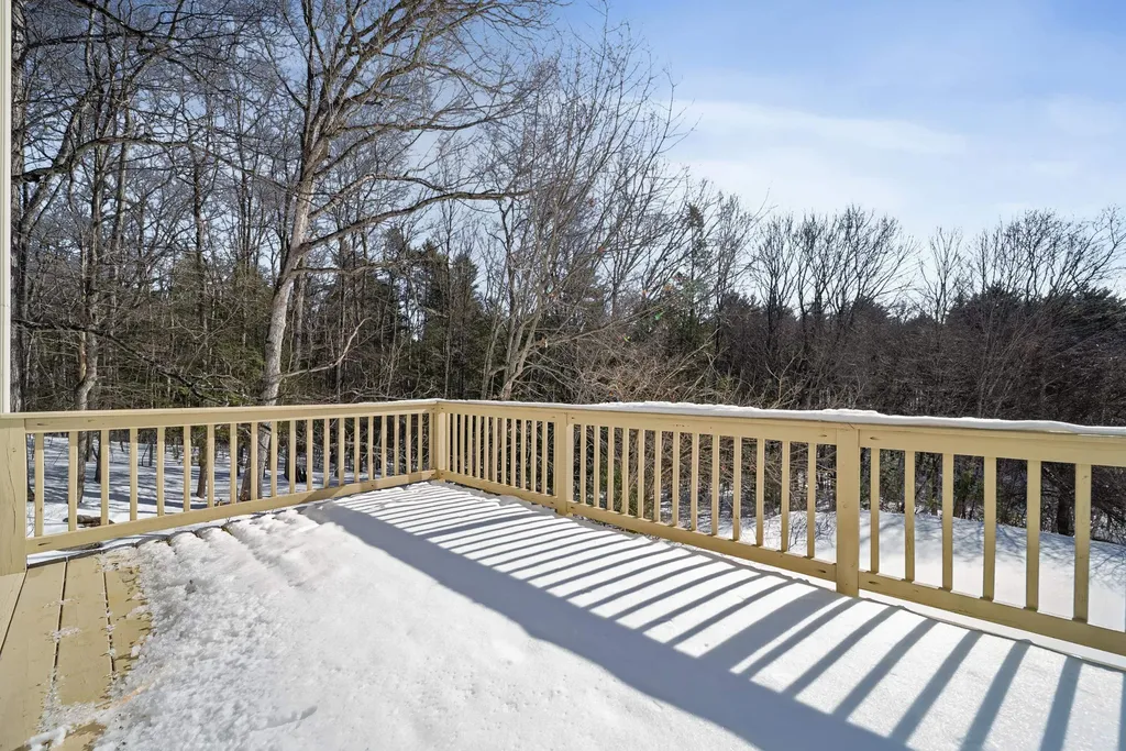 20 Larson Drive Hampstead NH 03841