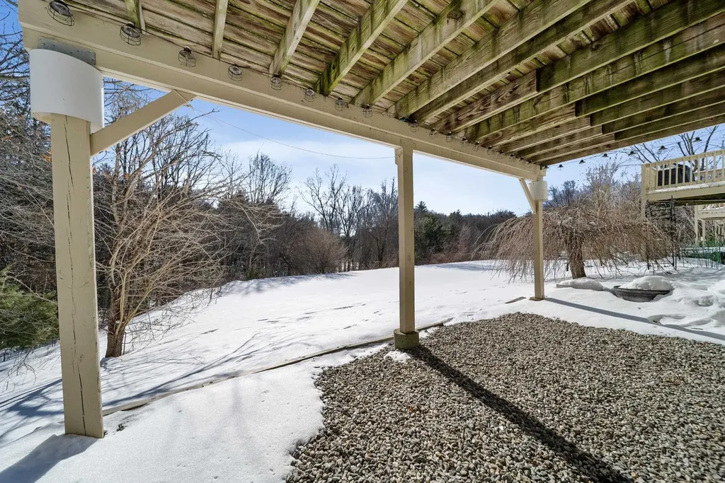 20 Larson Drive Hampstead NH 03841