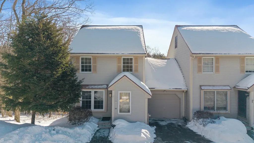 20 Larson Drive Hampstead NH 03841