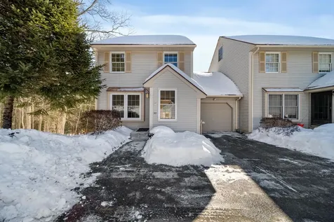 20 Larson Drive Hampstead NH 03841