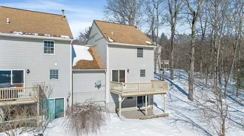 20 Larson Drive Hampstead NH 03841