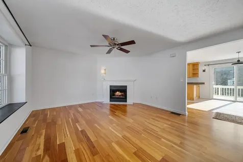 20 Larson Drive Hampstead NH 03841