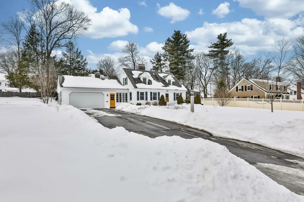10 Wood Street Nashua NH 03064