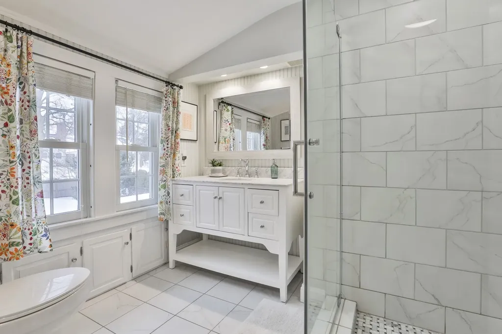 10 Wood Street Nashua NH 03064