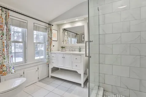 10 Wood Street Nashua NH 03064