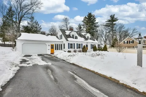 10 Wood Street Nashua NH 03064