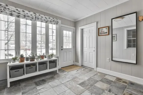 10 Wood Street Nashua NH 03064