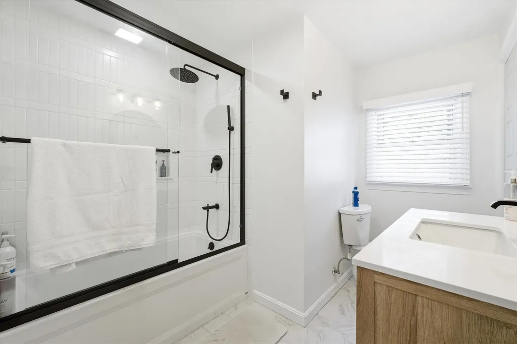 109 Bypass 28 Derry NH 03038