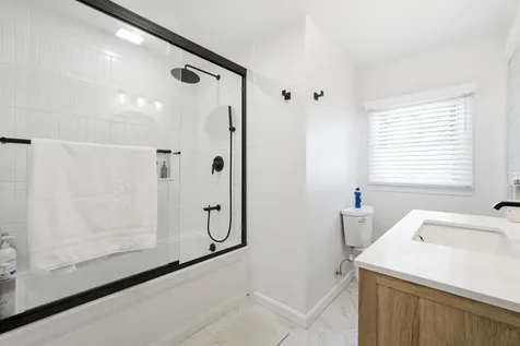 109 Bypass 28 Derry NH 03038