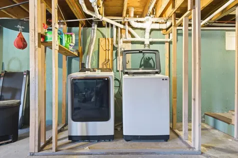 109 Bypass 28 Derry NH 03038