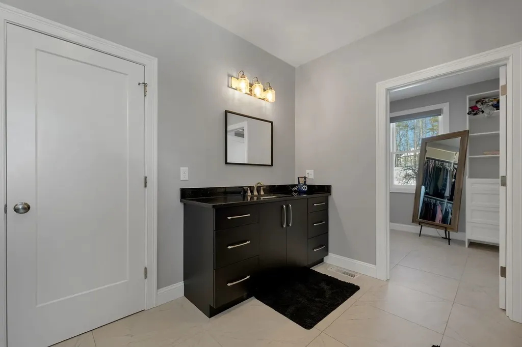 7 Lilac Ridge Road Windham NH 03087