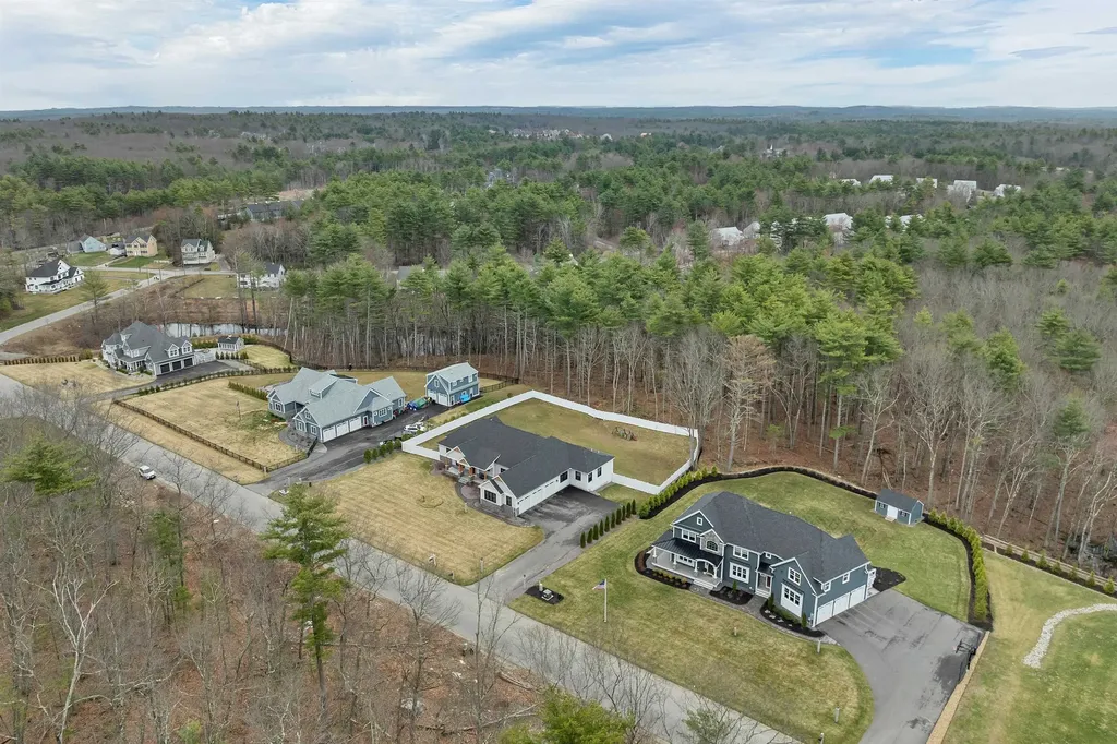 7 Lilac Ridge Road Windham NH 03087