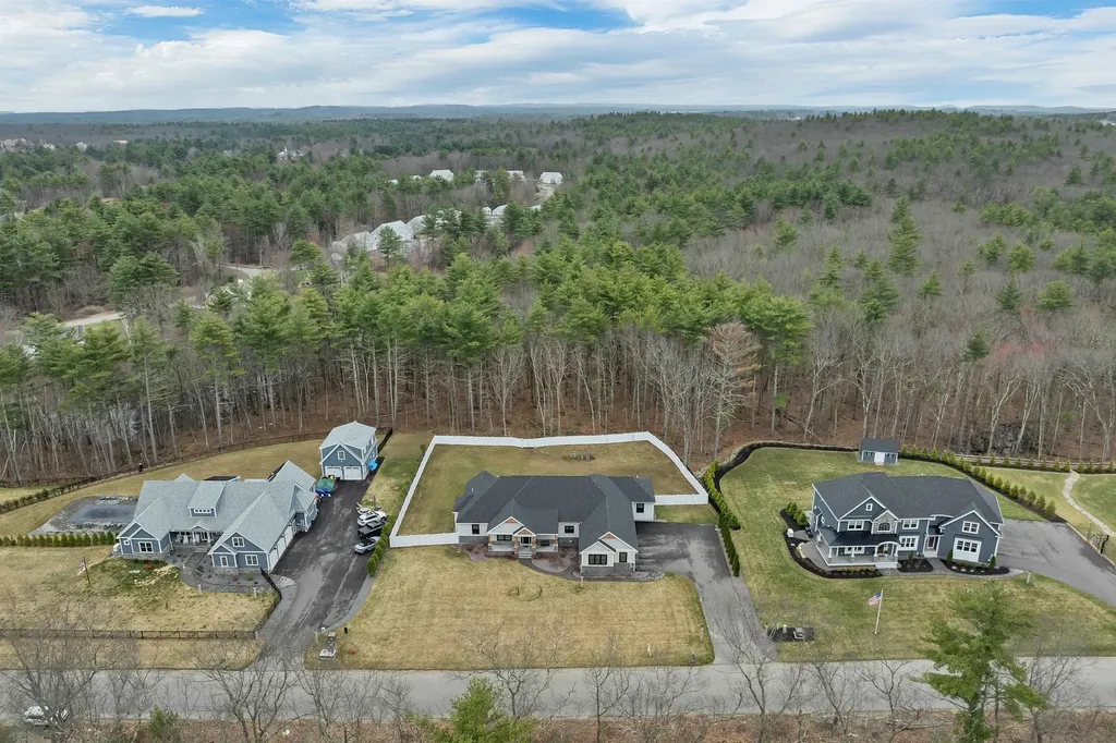 7 Lilac Ridge Road Windham NH 03087