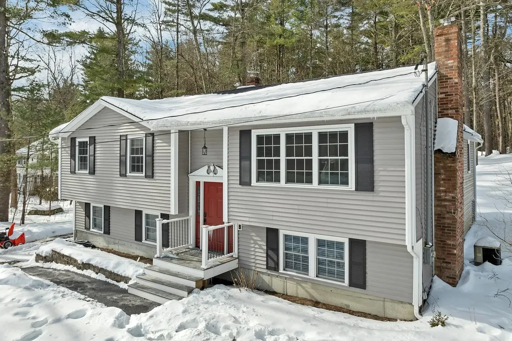 17 Twilight Drive Nashua NH 03062