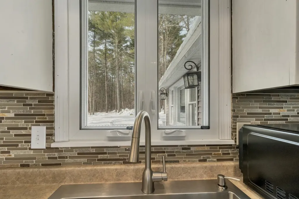 17 Twilight Drive Nashua NH 03062