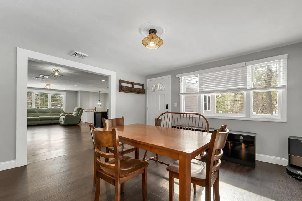 17 Twilight Drive Nashua NH 03062