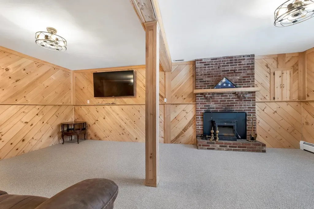 17 Twilight Drive Nashua NH 03062