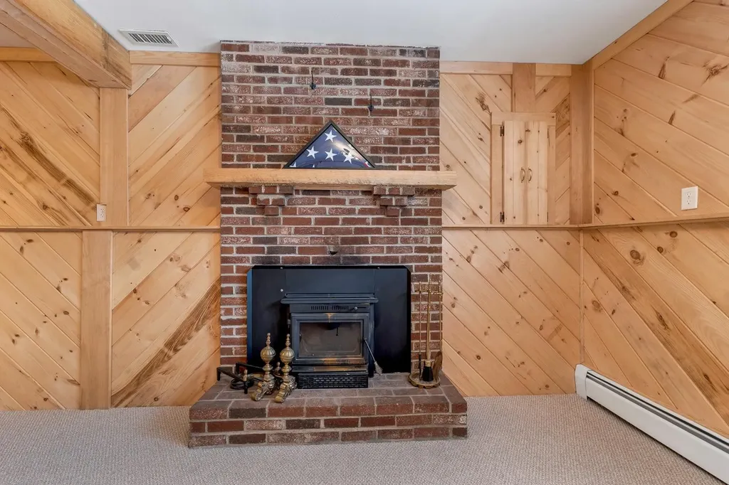 17 Twilight Drive Nashua NH 03062