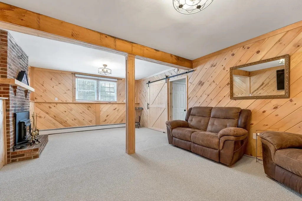 17 Twilight Drive Nashua NH 03062