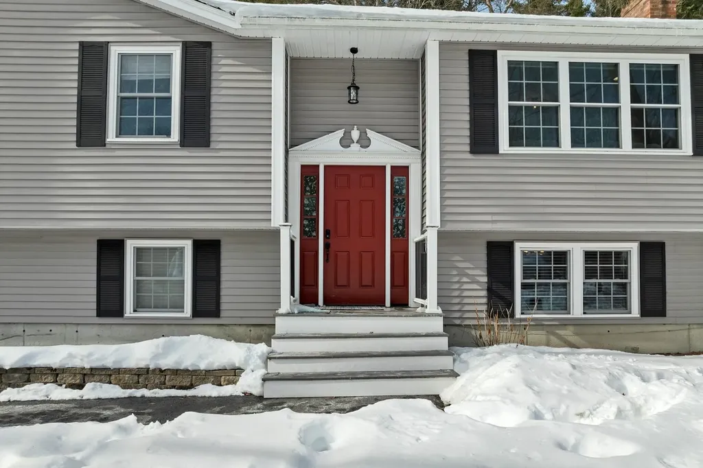 17 Twilight Drive Nashua NH 03062