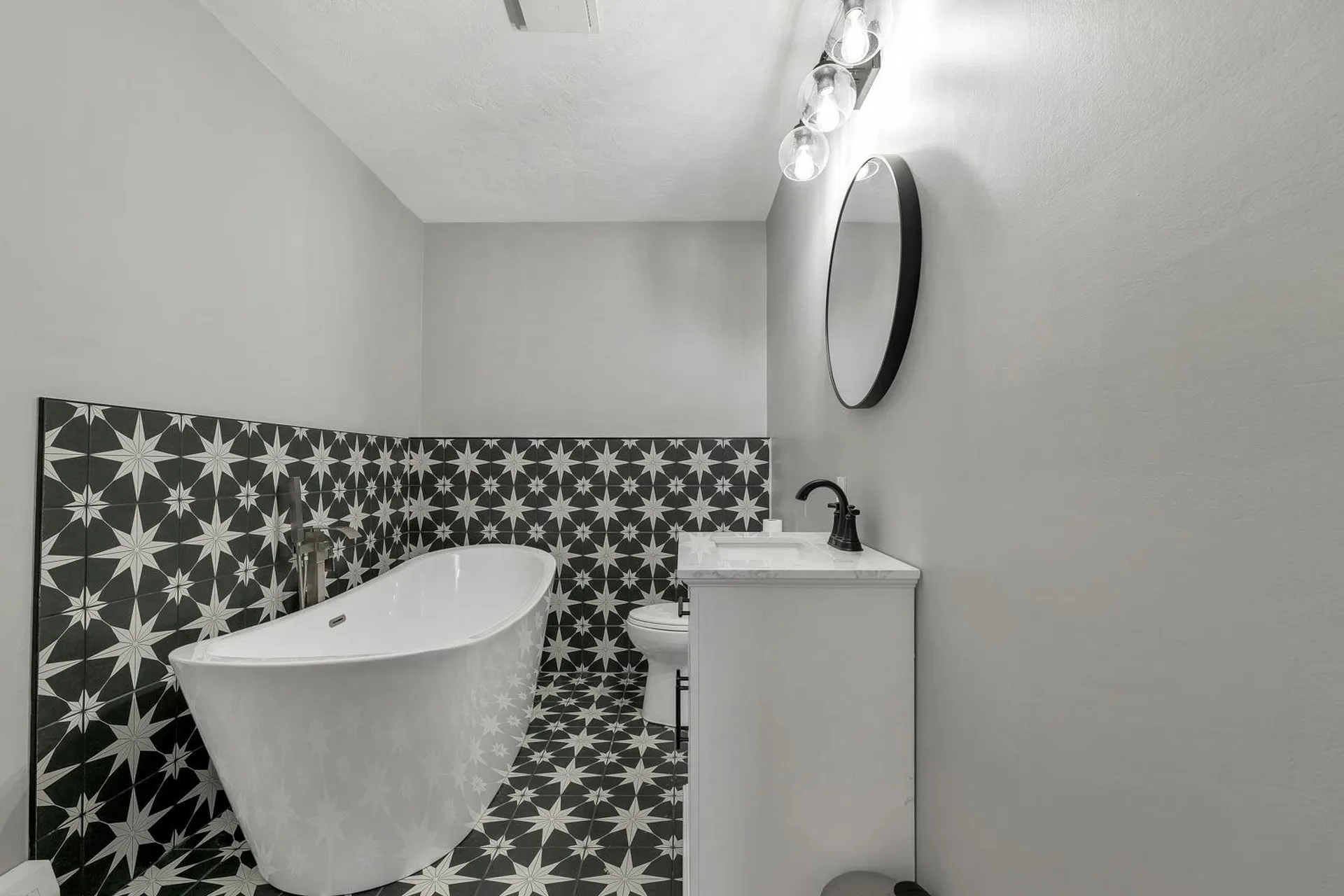 17 Twilight Drive Nashua NH 03062