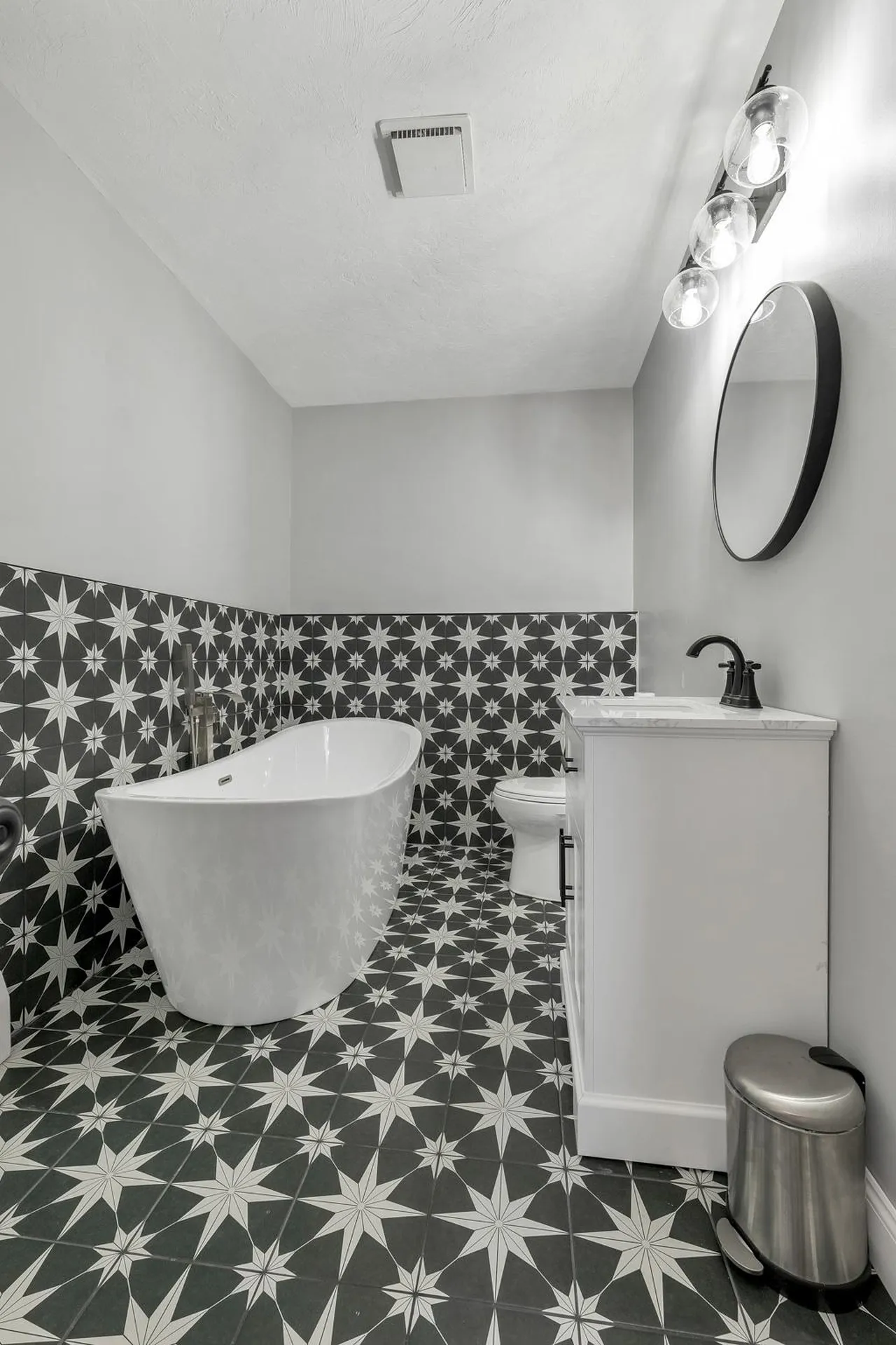 17 Twilight Drive Nashua NH 03062