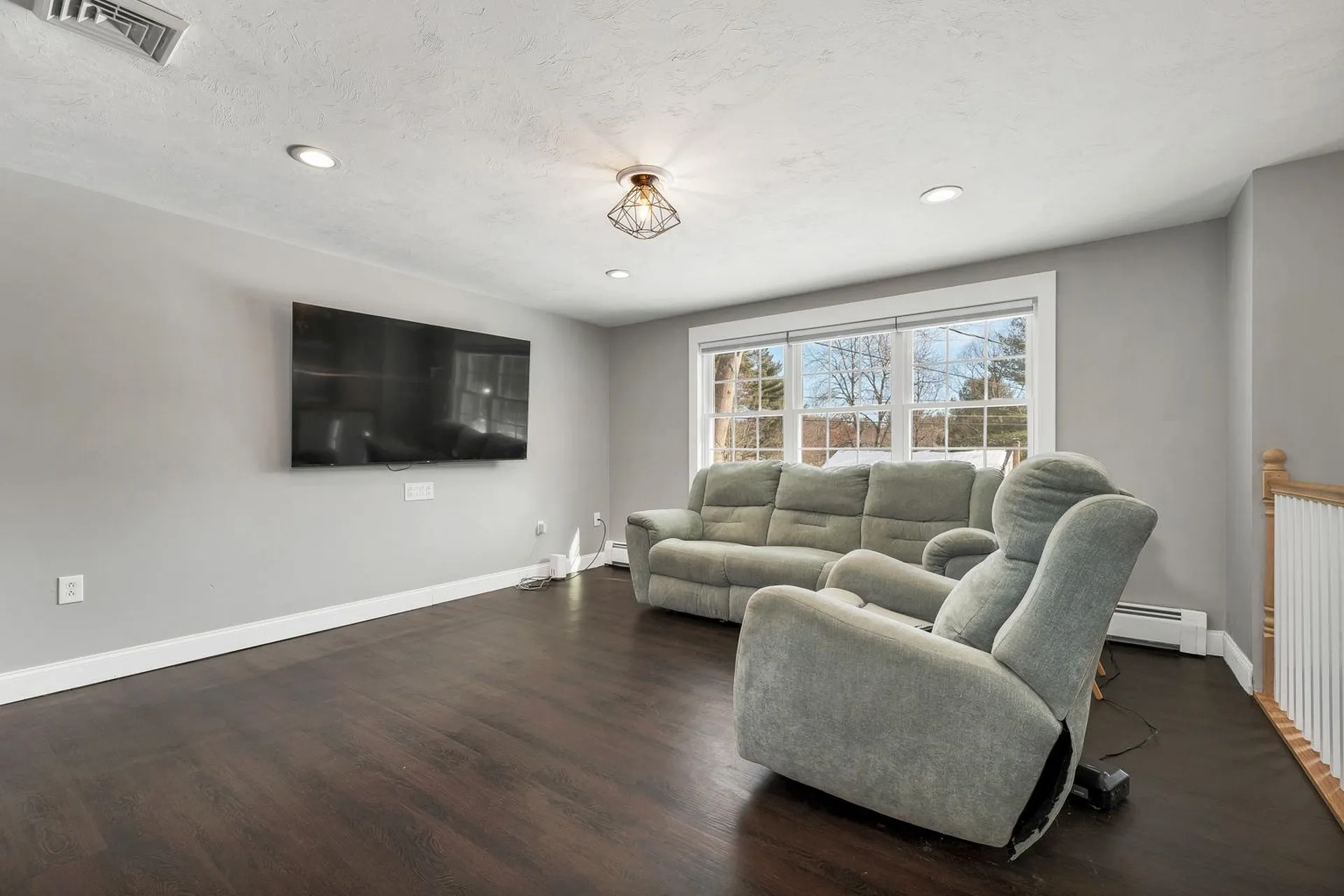 17 Twilight Drive Nashua NH 03062